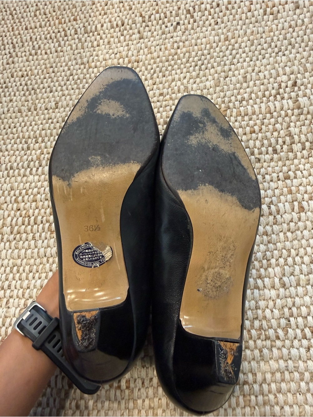 Balenciaga Black Leather Logo Detail Low Heel Pumps - Picture 6 of 8